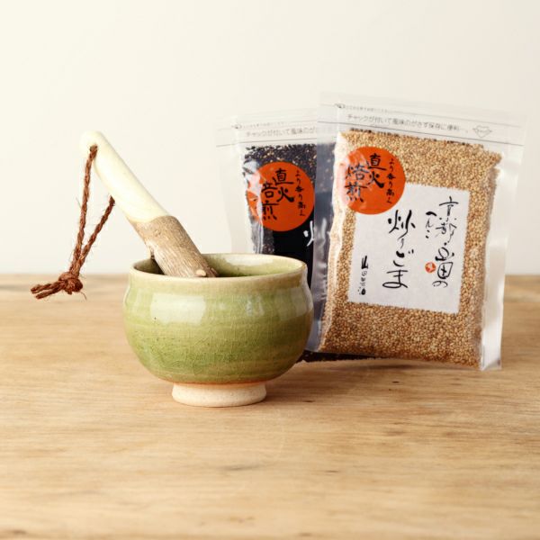 Sesame seed, pod and pestle set